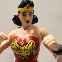 Najlepsze zabawki Wonder Woman, które zachwycą każde dziecko