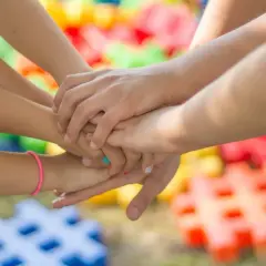 Zabawy integracyjne dla rodziców i dzieci, które wzmocnią Wasze więzi