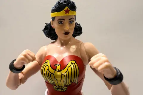 Najlepsze zabawki Wonder Woman, które zachwycą każde dziecko