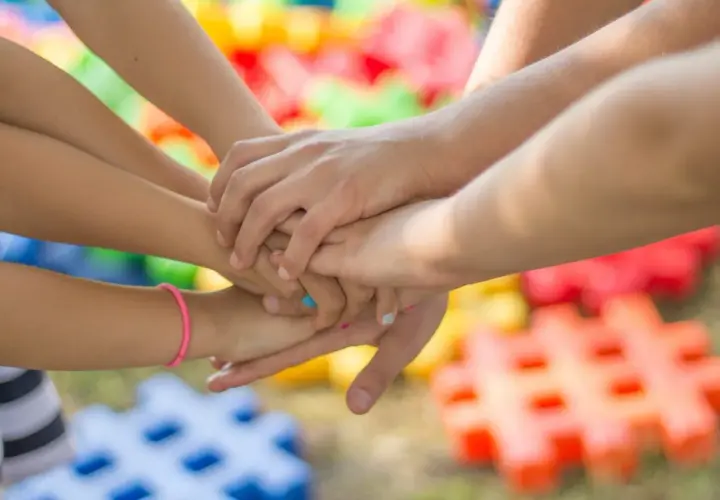 Zabawy integracyjne dla rodziców i dzieci, które wzmocnią Wasze więzi