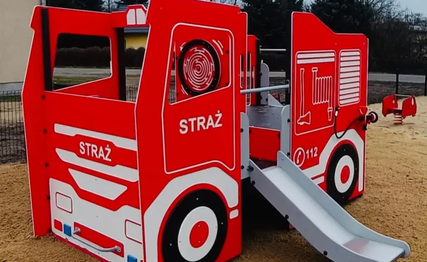 Co znajduje się na placu zabaw? Odkryj atrakcje dla dzieci i bezpieczeństwo