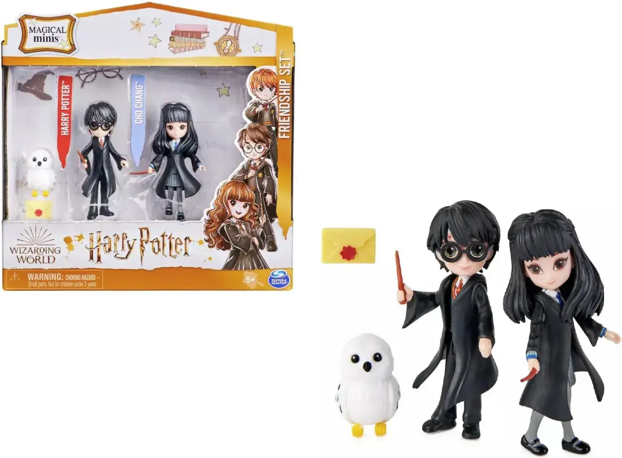Zestaw zabawek Harry Potter z postaciami Harry'ego i Cho, sową Hedwigą i listem.