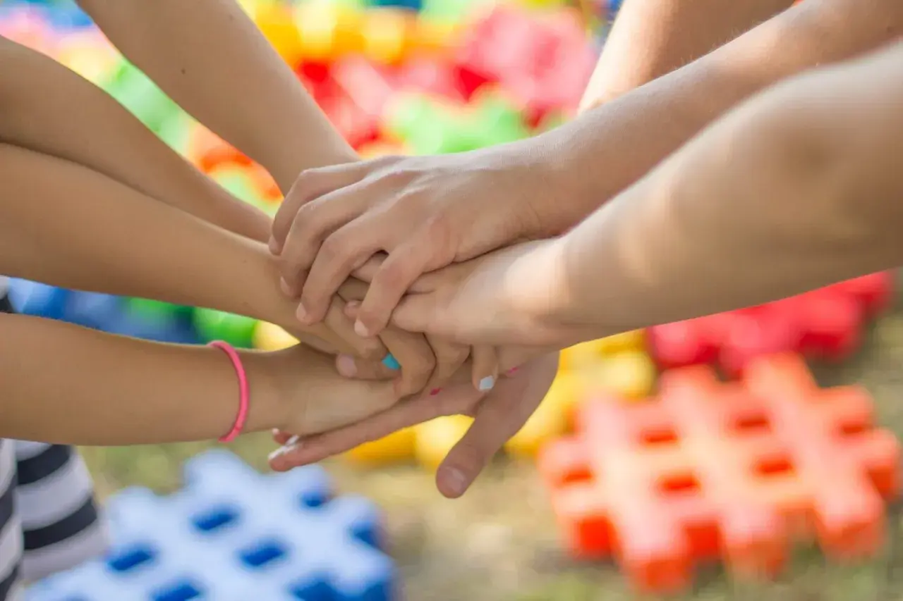 Zabawy integracyjne dla rodziców i dzieci, które wzmocnią Wasze więzi
